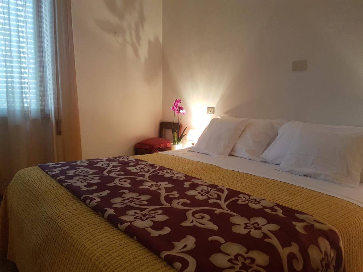 Albergo Smeraldo Castelnuovo Magra Dış mekan fotoğraf
