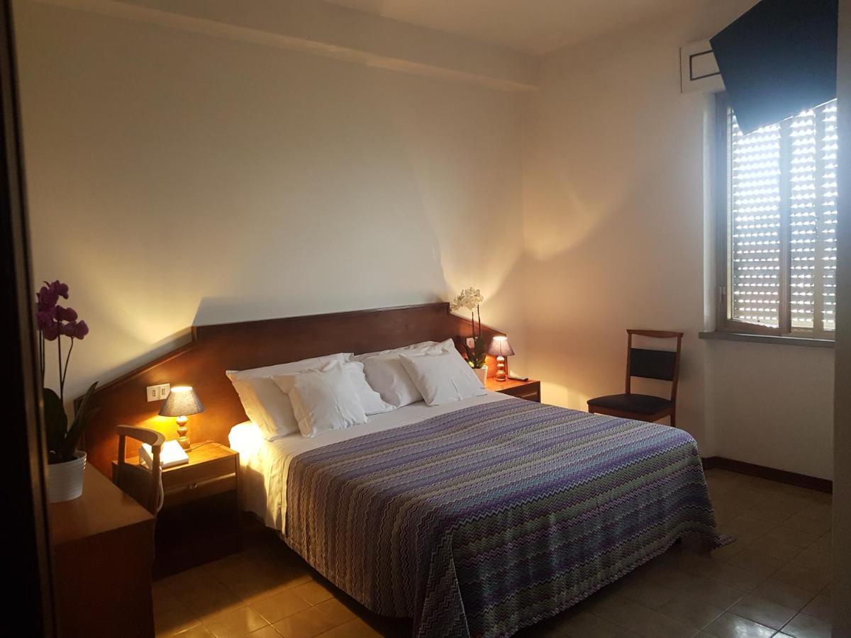 Albergo Smeraldo Castelnuovo Magra Dış mekan fotoğraf