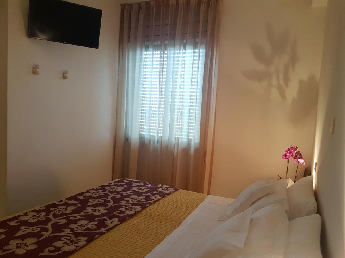 Albergo Smeraldo Castelnuovo Magra Dış mekan fotoğraf