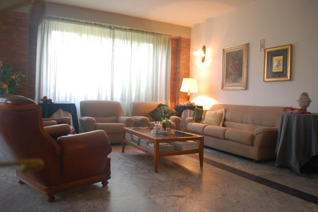 Albergo Smeraldo Castelnuovo Magra Dış mekan fotoğraf