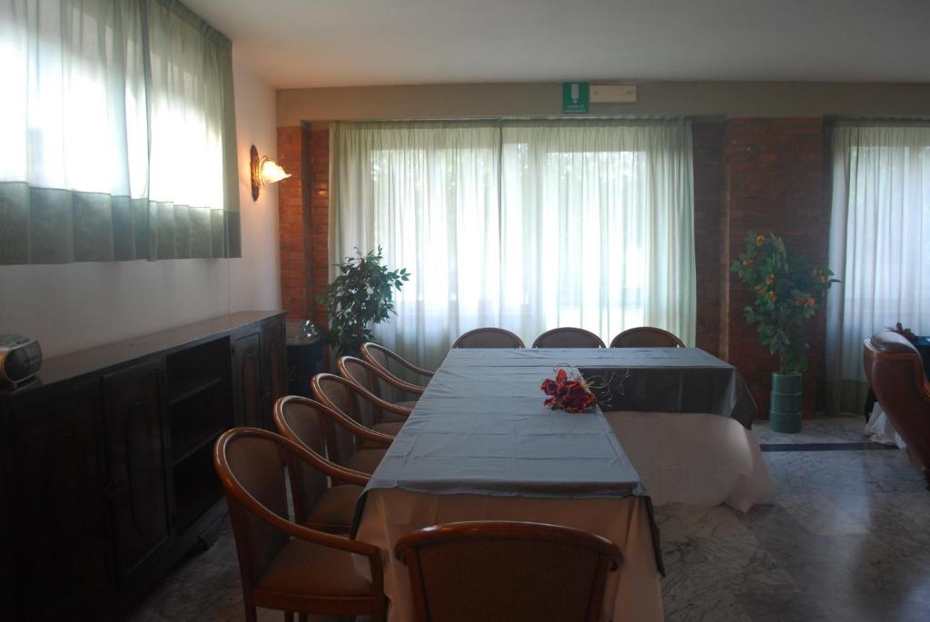 Albergo Smeraldo Castelnuovo Magra Dış mekan fotoğraf