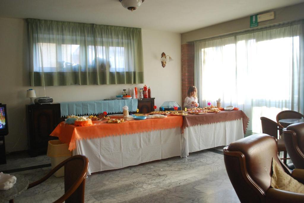 Albergo Smeraldo Castelnuovo Magra Dış mekan fotoğraf
