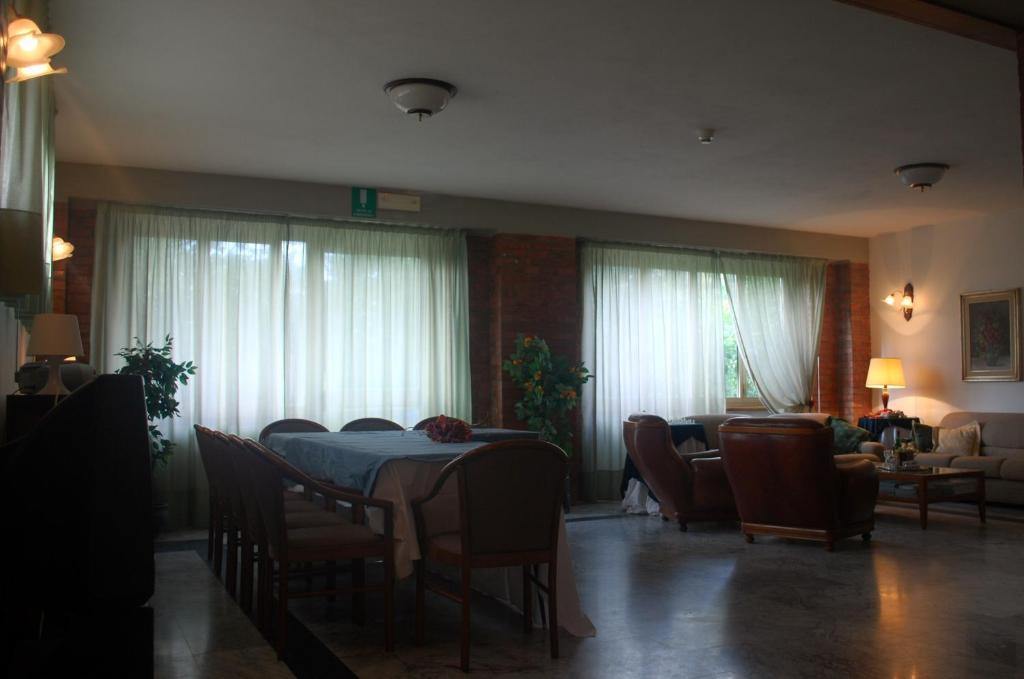 Albergo Smeraldo Castelnuovo Magra Dış mekan fotoğraf