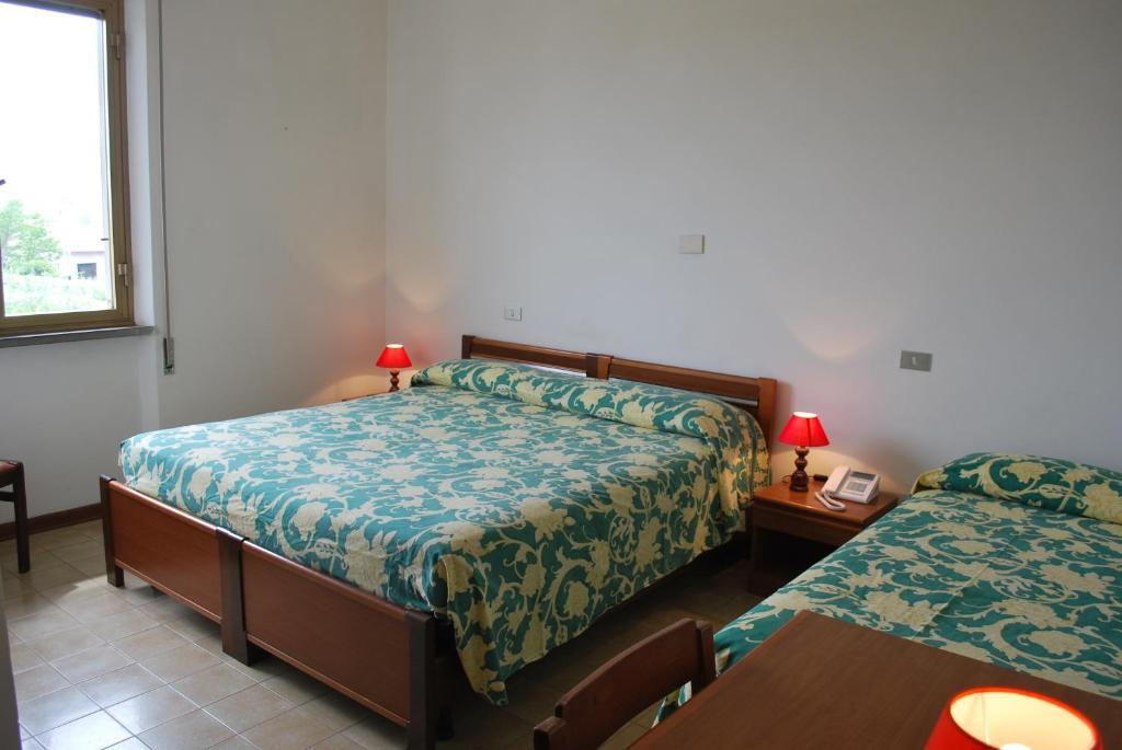 Albergo Smeraldo Castelnuovo Magra Oda fotoğraf
