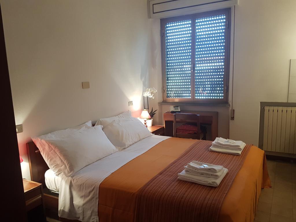 Albergo Smeraldo Castelnuovo Magra Dış mekan fotoğraf