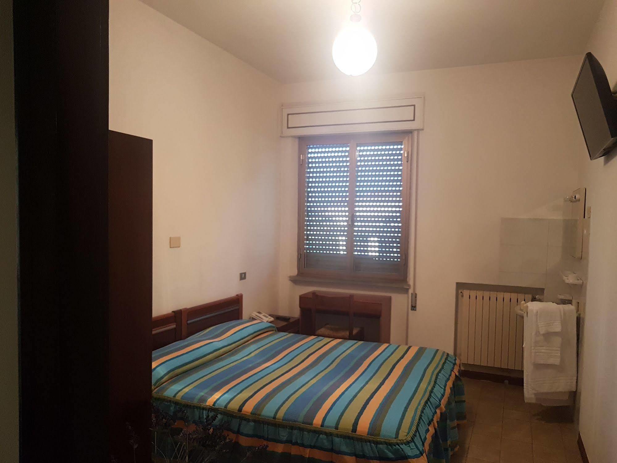 Albergo Smeraldo Castelnuovo Magra Dış mekan fotoğraf