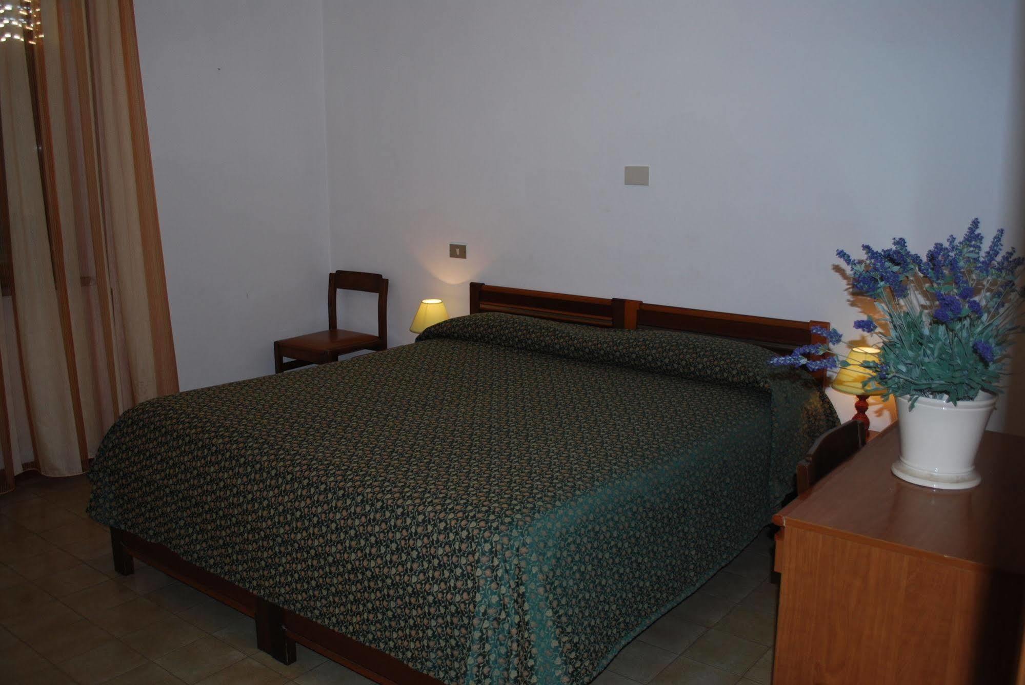 Albergo Smeraldo Castelnuovo Magra Dış mekan fotoğraf