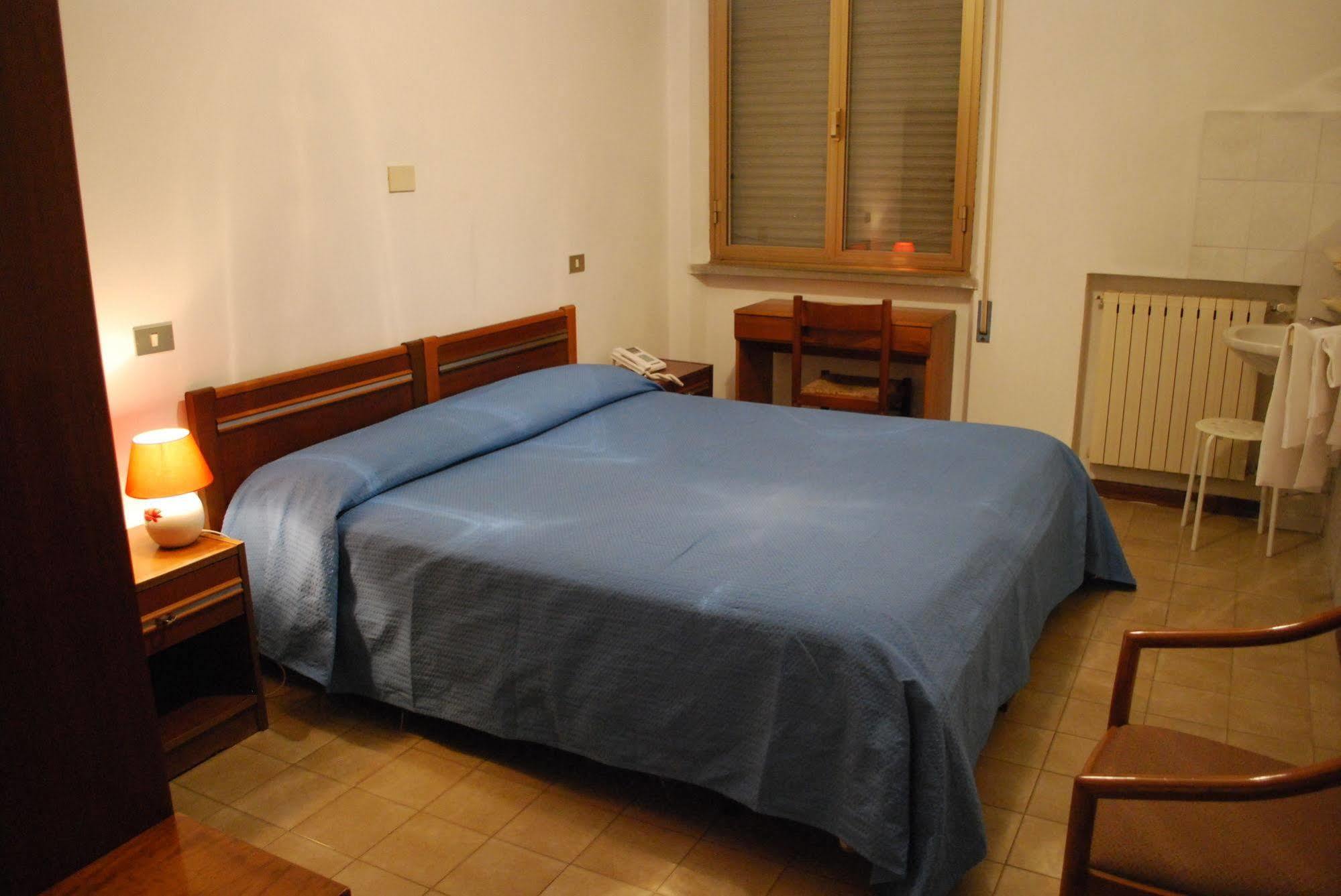 Albergo Smeraldo Castelnuovo Magra Dış mekan fotoğraf